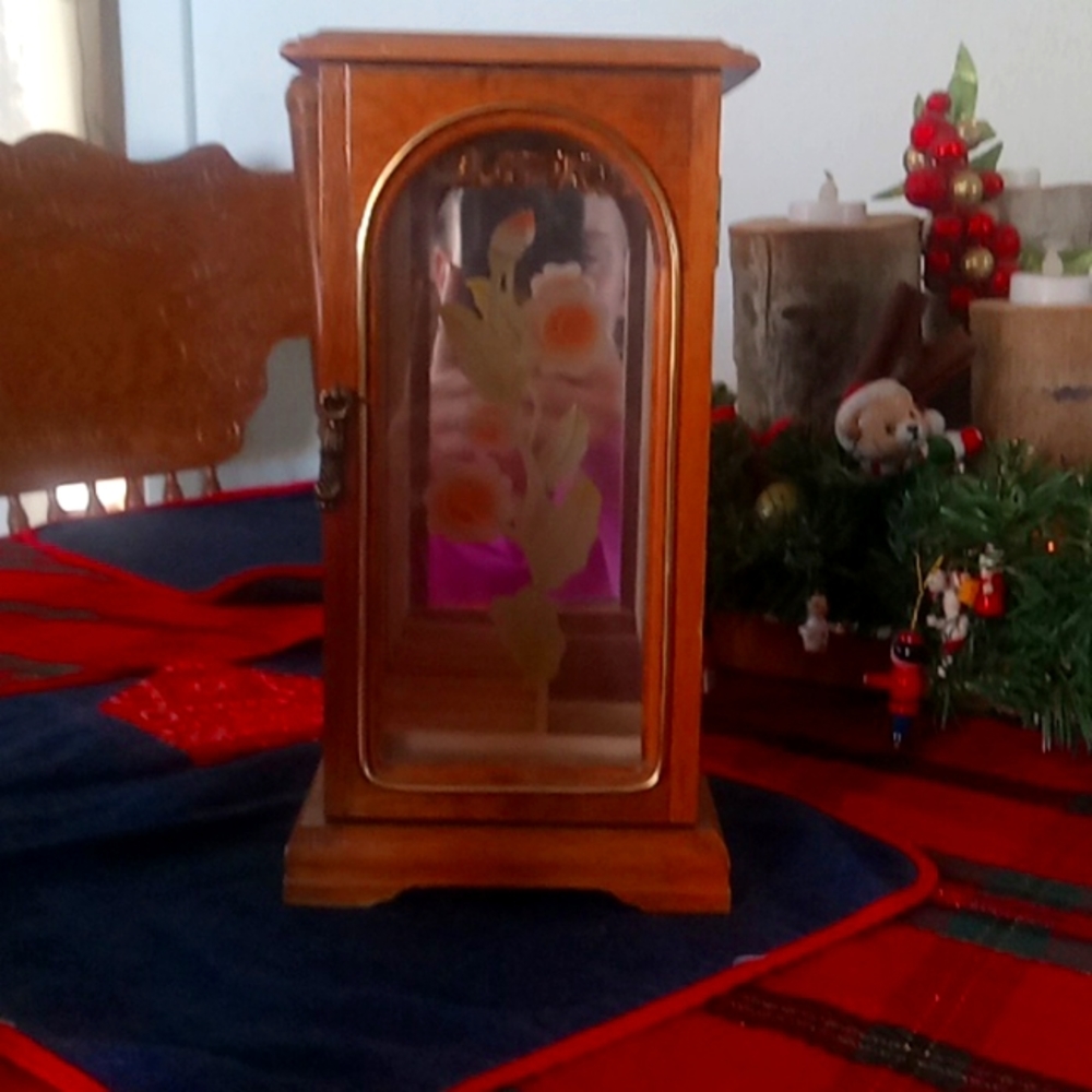 Jewelry box